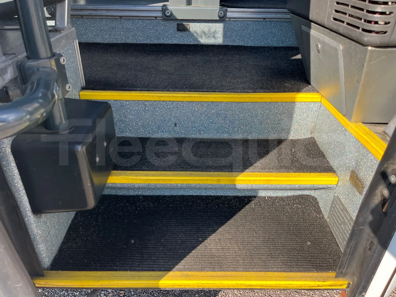 Mercedes-Benz Sprinter 416CD - EUR3 - 115kW - 6.995 - external compartments photo