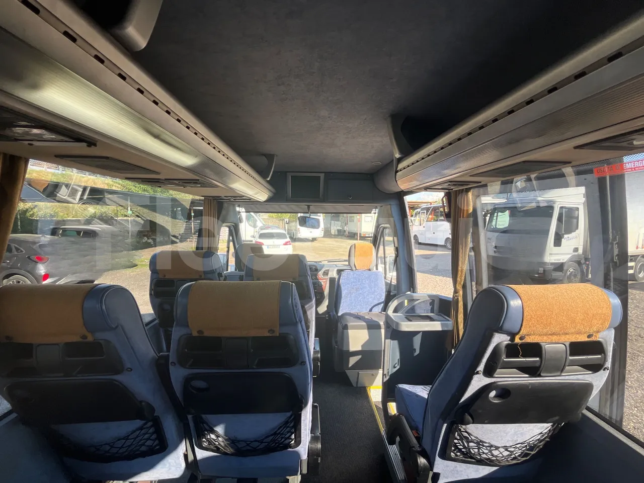 Mercedes-Benz Sprinter 416CD - EUR3 - 115kW - 6.995 - forward view middle aisle