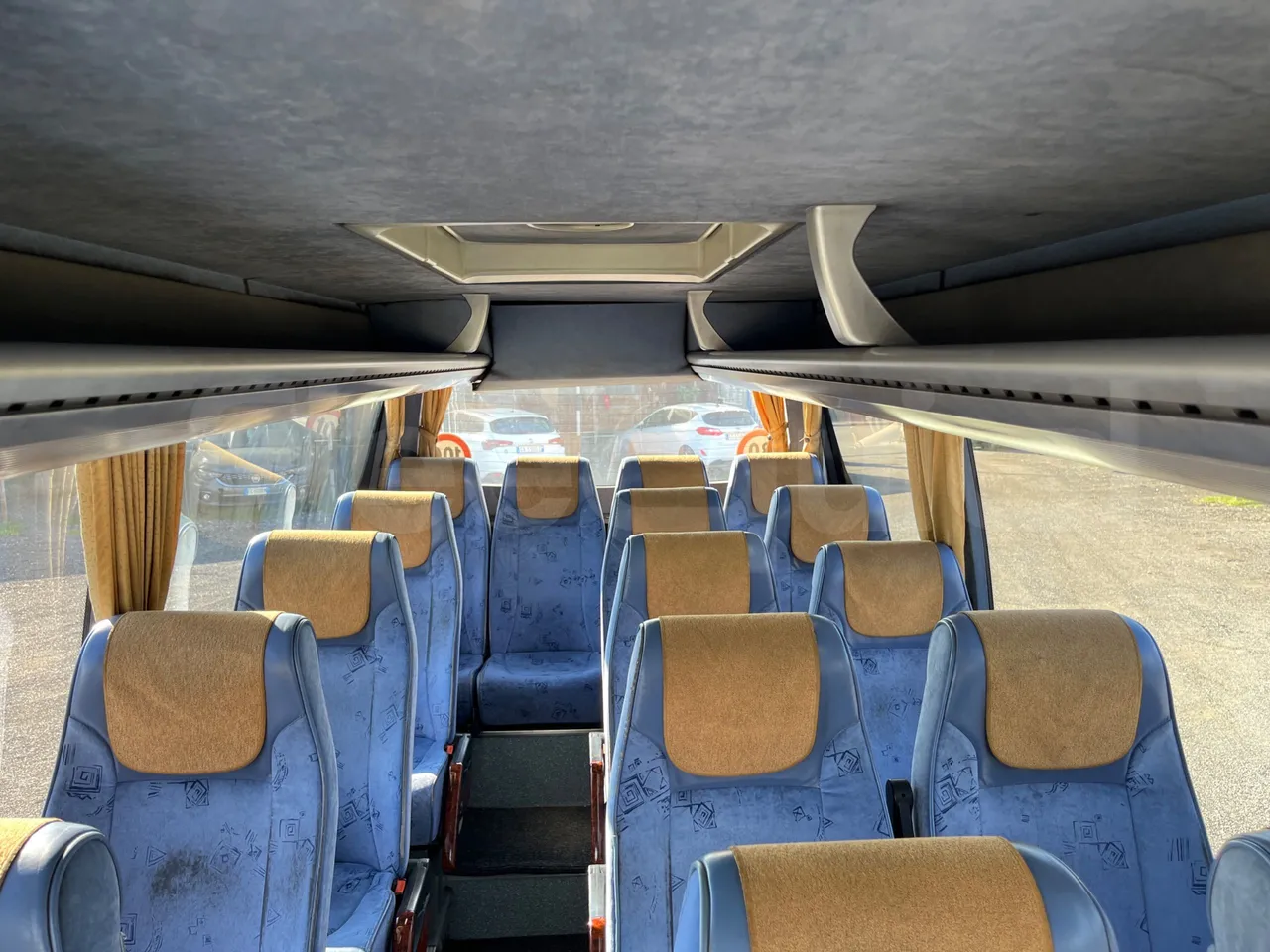 Mercedes-Benz Sprinter 416CD - EUR3 - 115kW - 6.995 - reverse view middle aisle
