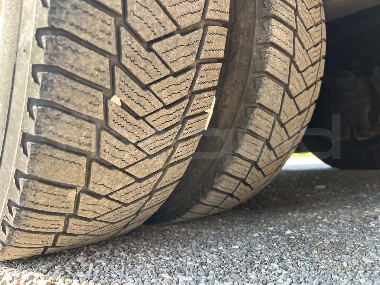 Mercedes-Benz Sprinter 416CD - EUR3 - 115kW - 6.995 - tread condition front tires left