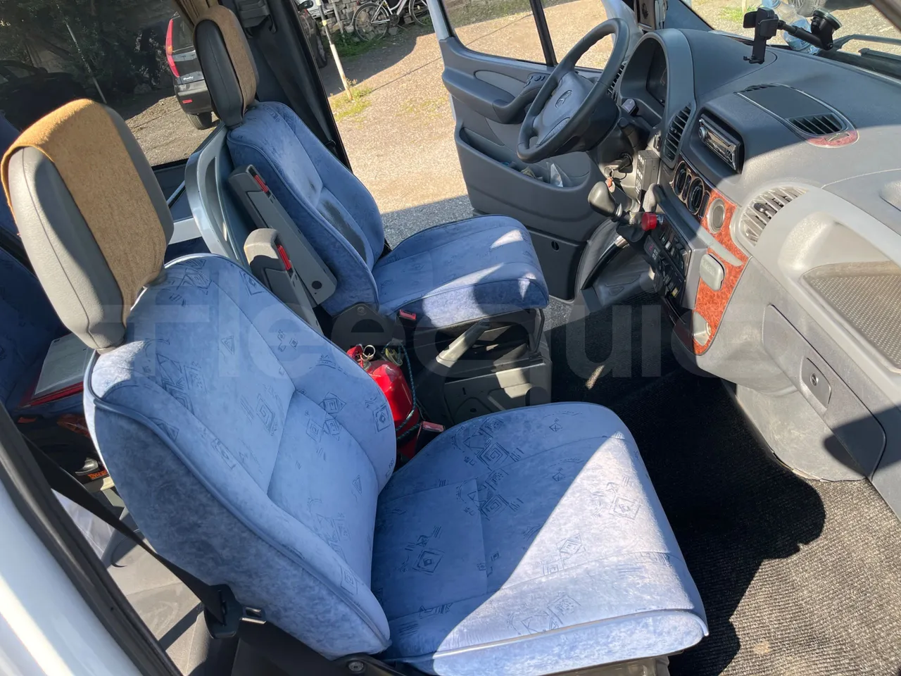 Mercedes-Benz Sprinter 416CD - EUR3 - 115kW - 6.995 - hostess seat photo