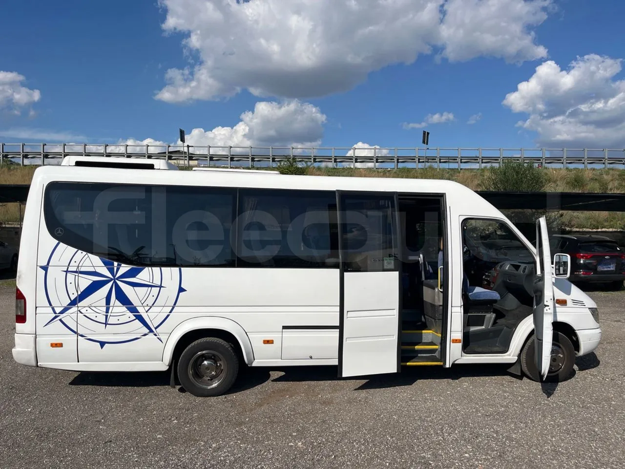 Mercedes-Benz Sprinter 416CD - EUR3 - 115kW - 6.995 - right side doors open