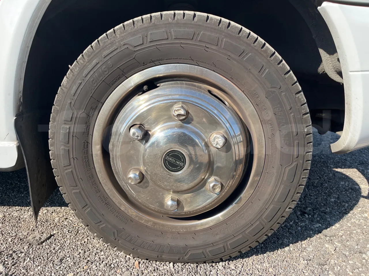 Mercedes-Benz Sprinter 416CD - EUR3 - 115kW - 6.995 - front left tire measurements