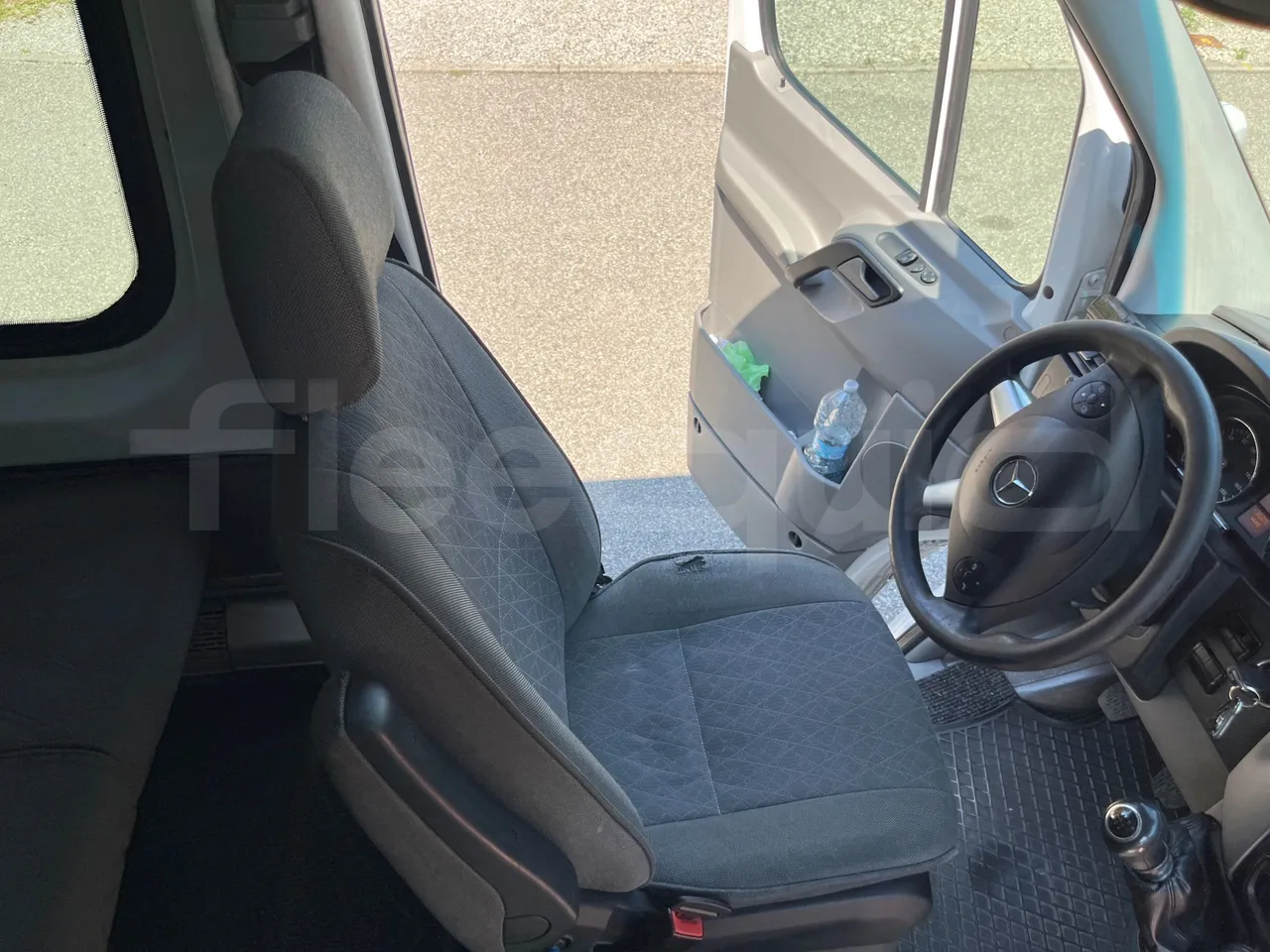 Mercedes-Benz Sprinter 906BB50-EUR6-120Kw-7,361m - driver's seat photo