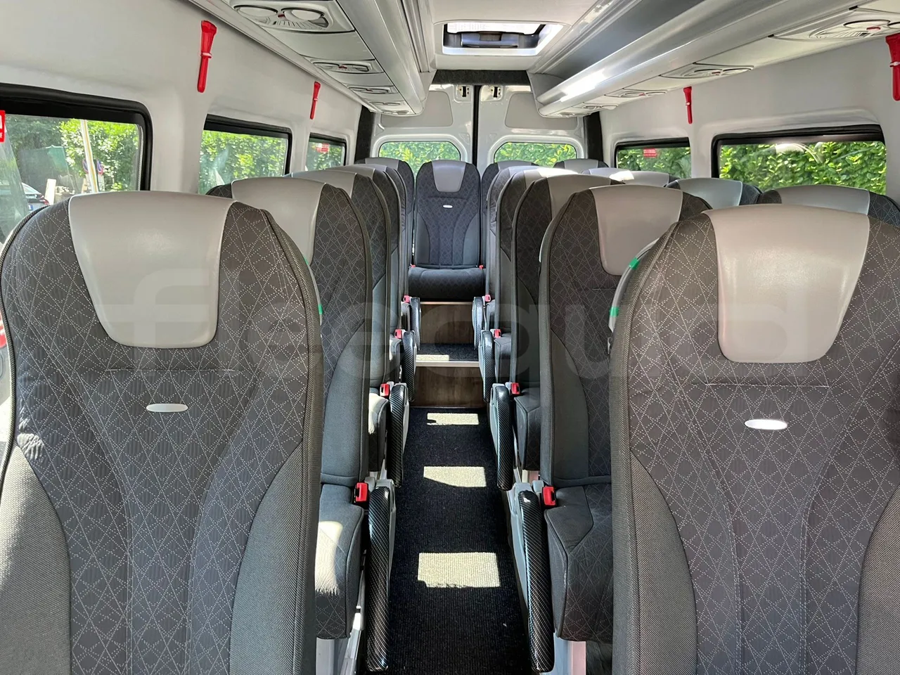 Mercedes-Benz Sprinter 906BB50-EUR6-120Kw-7,361m - interior reverse seats driver height