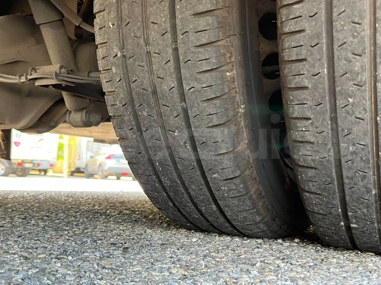 Mercedes-Benz Sprinter 906BB50-EUR6-120Kw-7,361m - tread condition front tires right