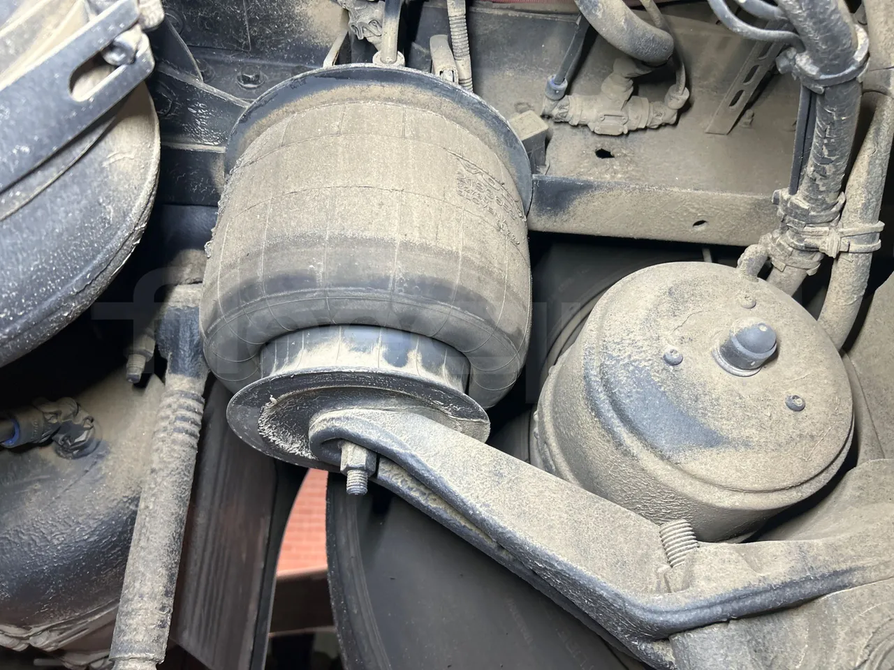 Volvo B8R R1E16F32D81011 -EUR6 -240Kw -10,800m - axel 2 air springs 1 right