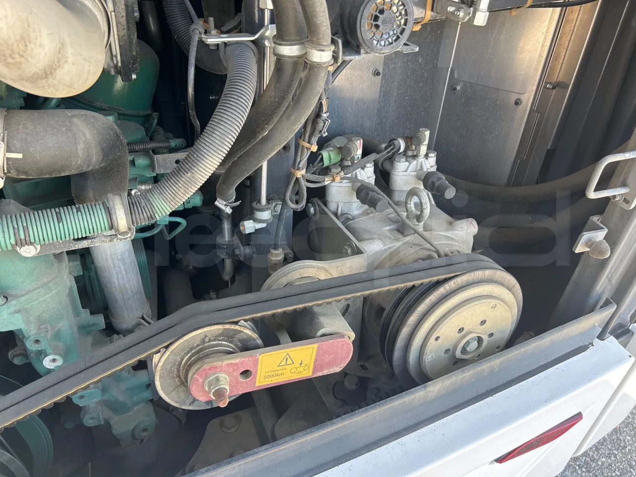 Volvo B8R R1E16F32D81011 -EUR6 -240Kw -10,800m - air conditioning compressor (mandatory  for bus to scrap)