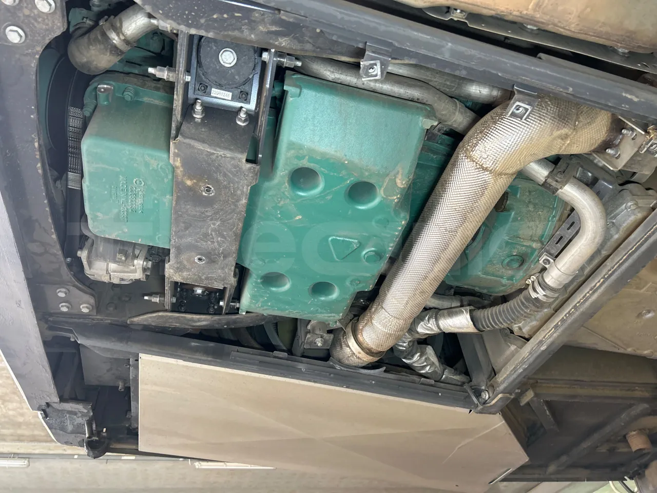 Volvo B8R R1E16F32D81011 -EUR6 -240Kw -10,800m - engine without protection