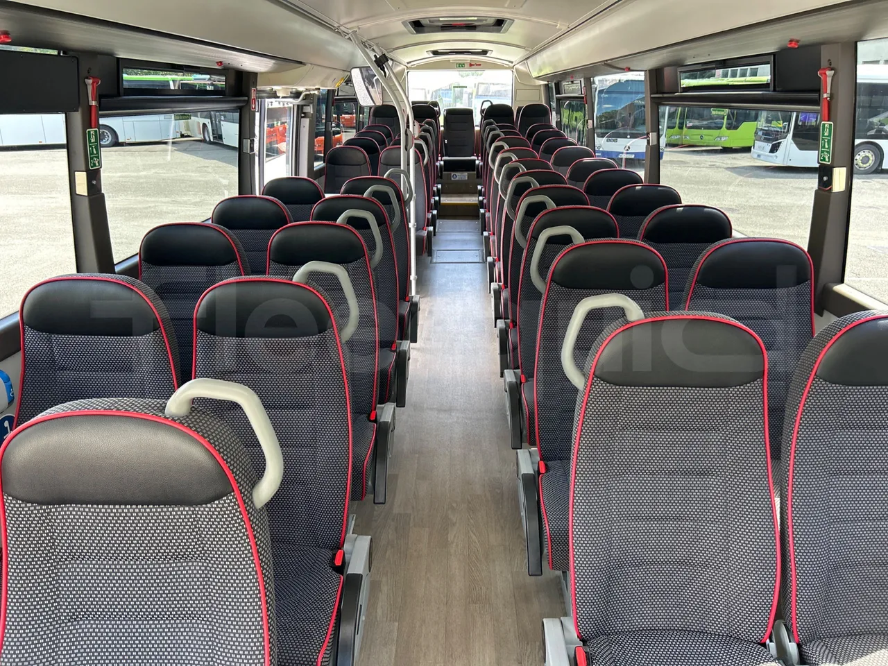 Volvo B8R R1E16F32D81011 -EUR6 -240Kw -10,800m - interior reverse seats driver height (mandatory for bus to scrap)