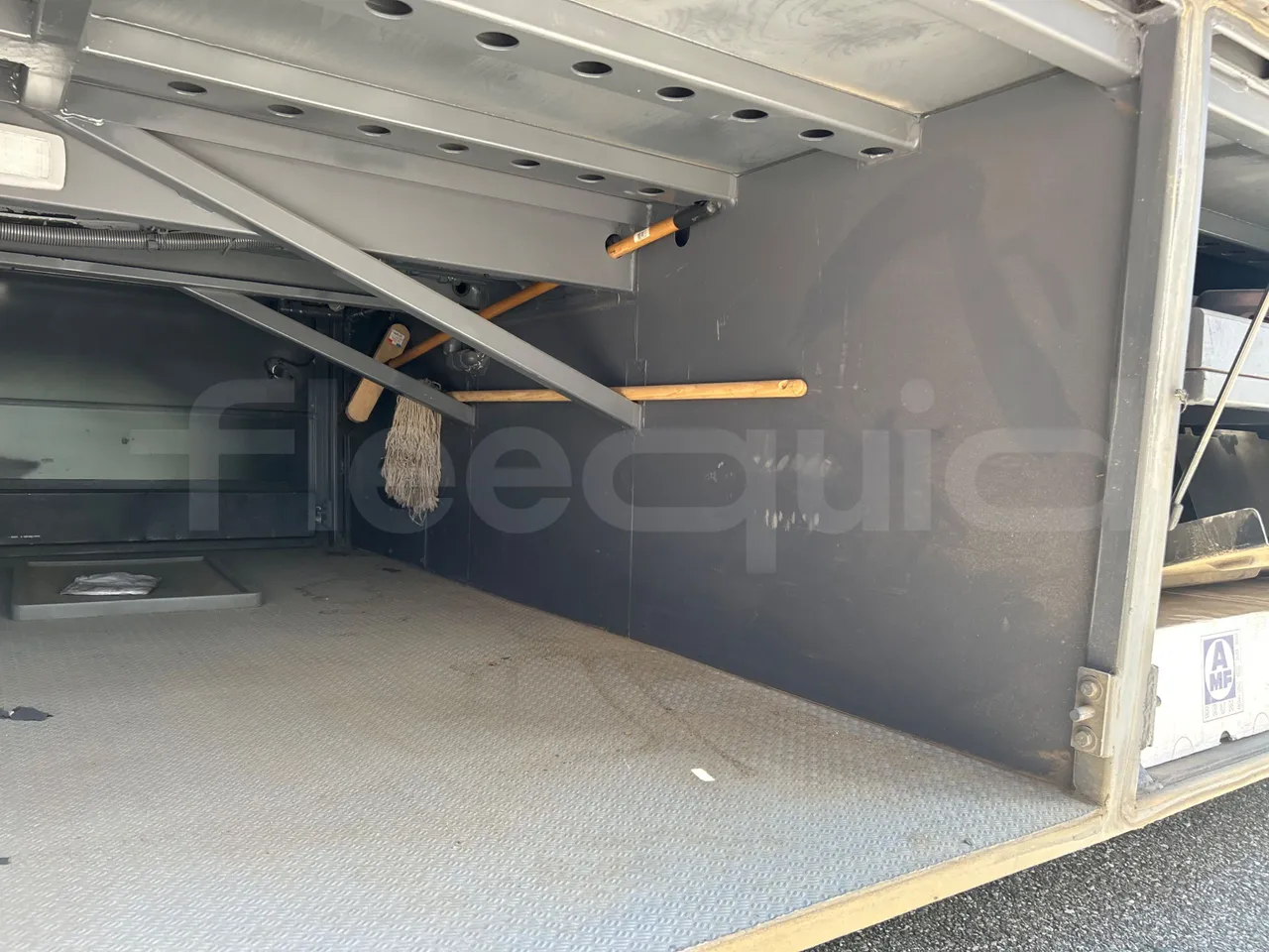 Volvo B8R R1E16F32D81011 -EUR6 -240Kw -10,800m - internal frame rust check