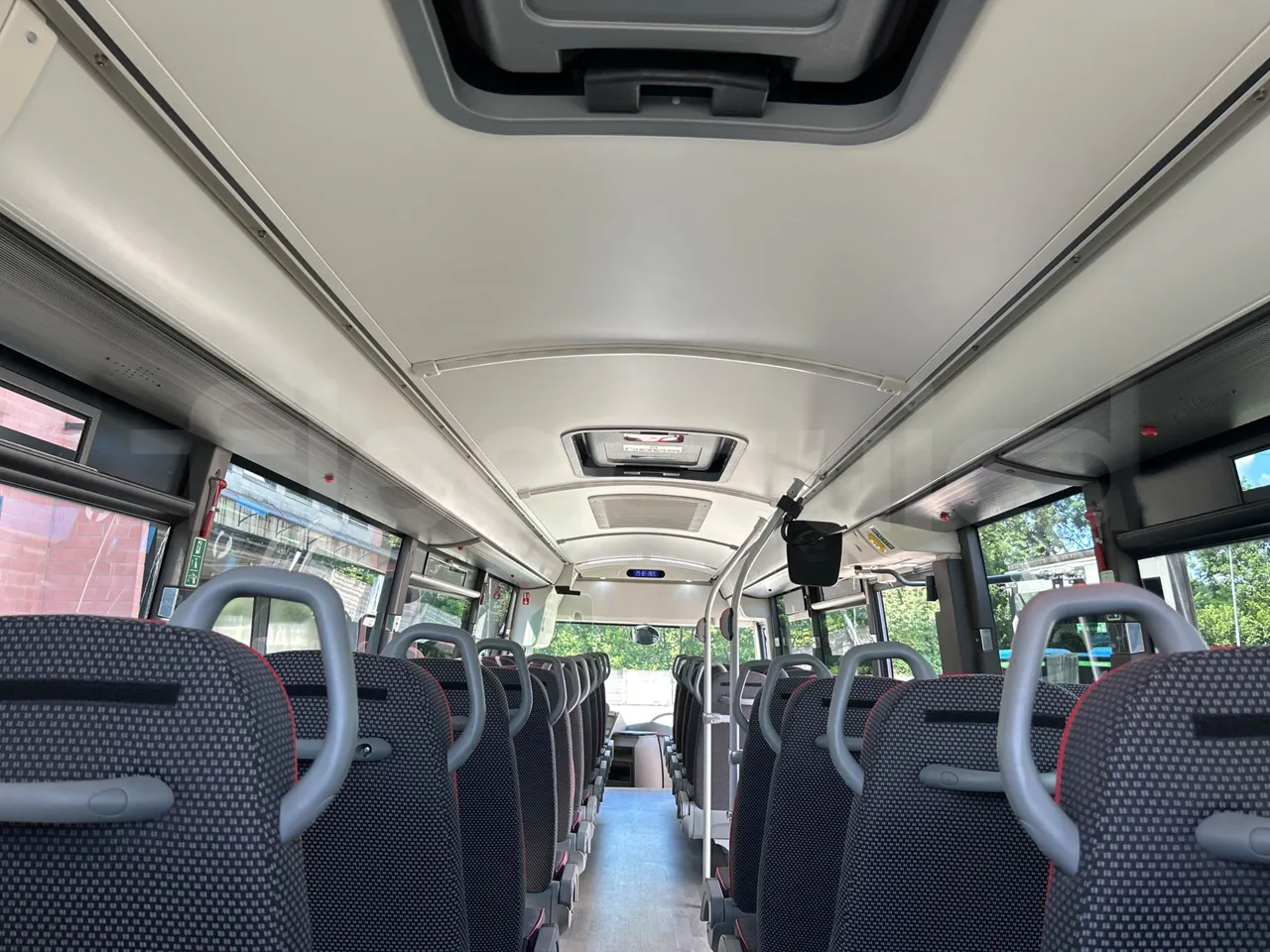 Volvo B8R R1E16F32D81011 -EUR6 -240Kw -10,800m - overhead compartments photo