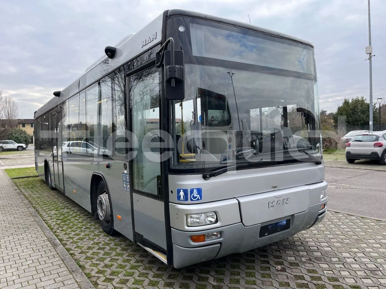 Man Lion's Classic A78 - Base cover photo