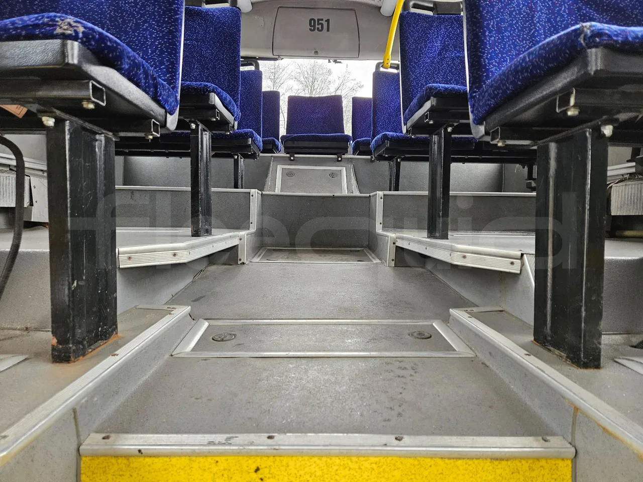 MAZ 206 206 - Euro 5 - 130 kW - 8.65 mt - seat brackets photo