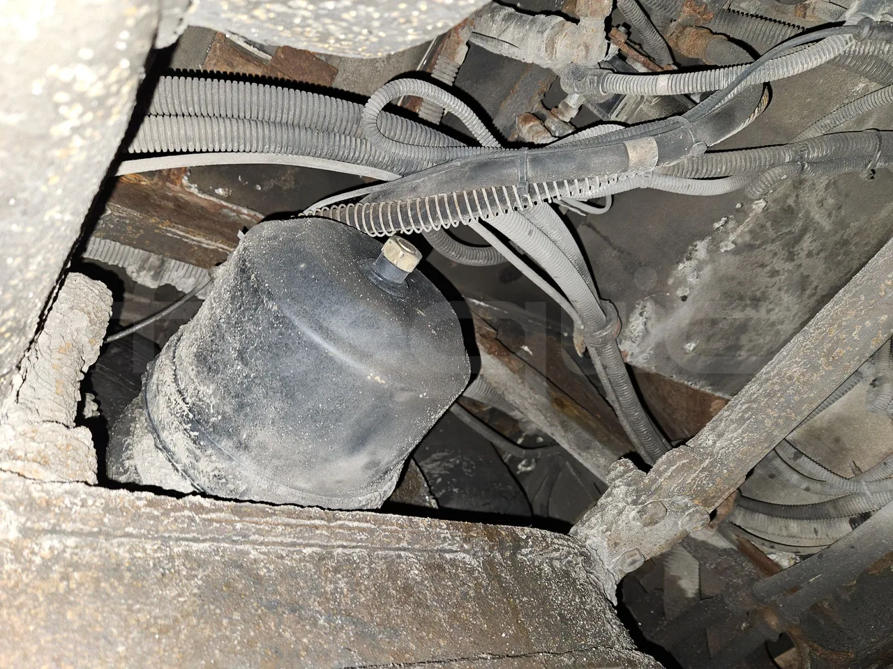 MAZ 206 206 - Euro 5 - 130 kW - 8.65 mt - axle 2 caliper brakes left