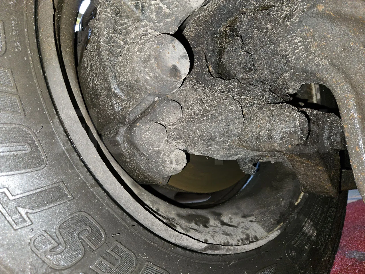 MAZ 206 206 - Euro 5 - 130 kW - 8.65 mt - front discs right