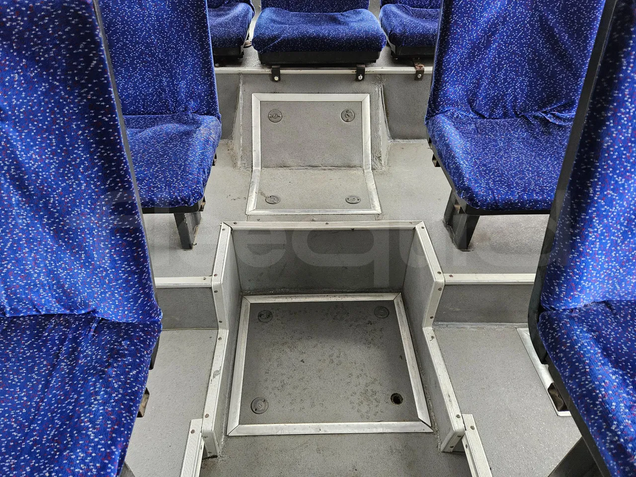 MAZ 206 206 - Euro 5 - 130 kW - 8.65 mt - floor hatches photo