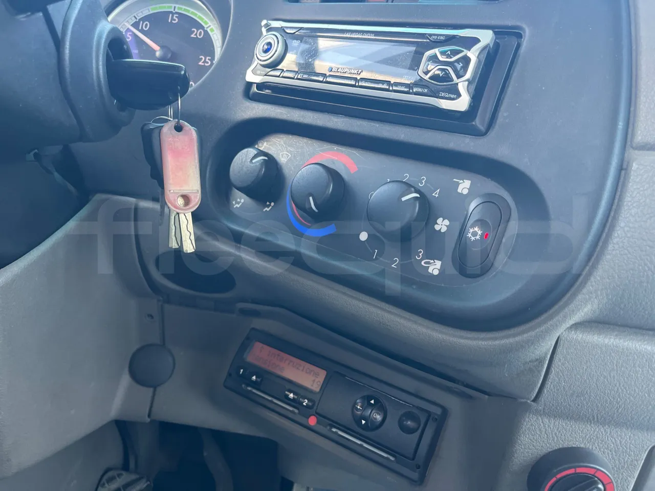 Daf Truck N.V. Calliope FA LF 45 - EUR5 - 151.40kW - 10.160m - driver microphone accessories photo