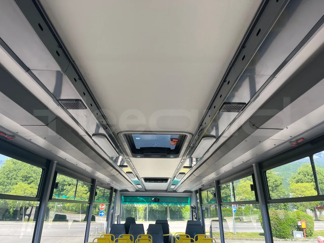 Daf Truck N.V. Calliope FA LF 45 - EUR5 - 151.40kW - 10.160m - overhead compartments photo