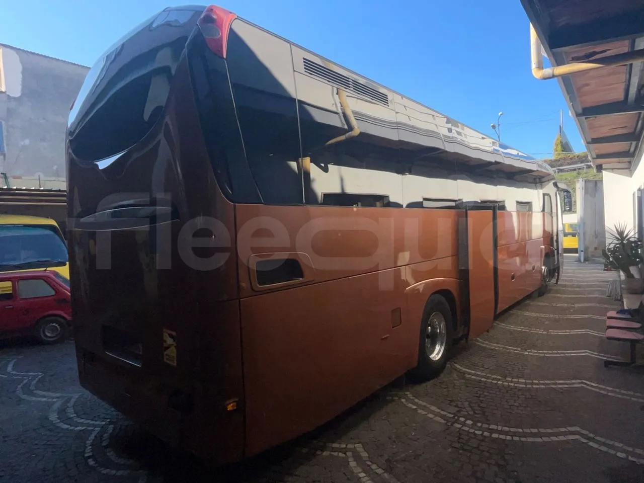 Iveco Magelys SFR210 - Euro5 - 331kW - 12.250mt - 3/4 right rear doors open
