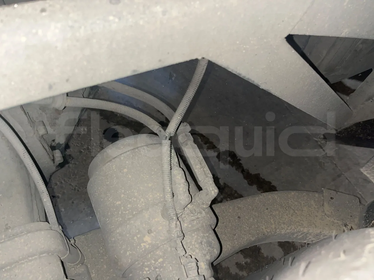 Iveco Magelys SFR210 - Euro5 - 331kW - 12.250mt - axle 2 caliper brakes right