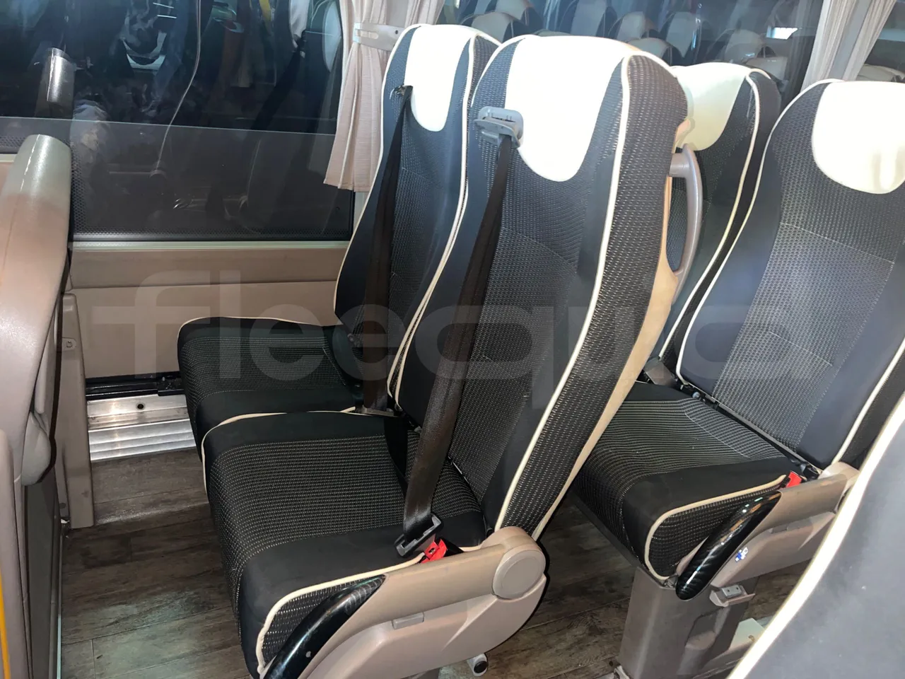 Iveco Magelys SFR210 - Euro5 - 331kW - 12.250mt - central seat safety belt