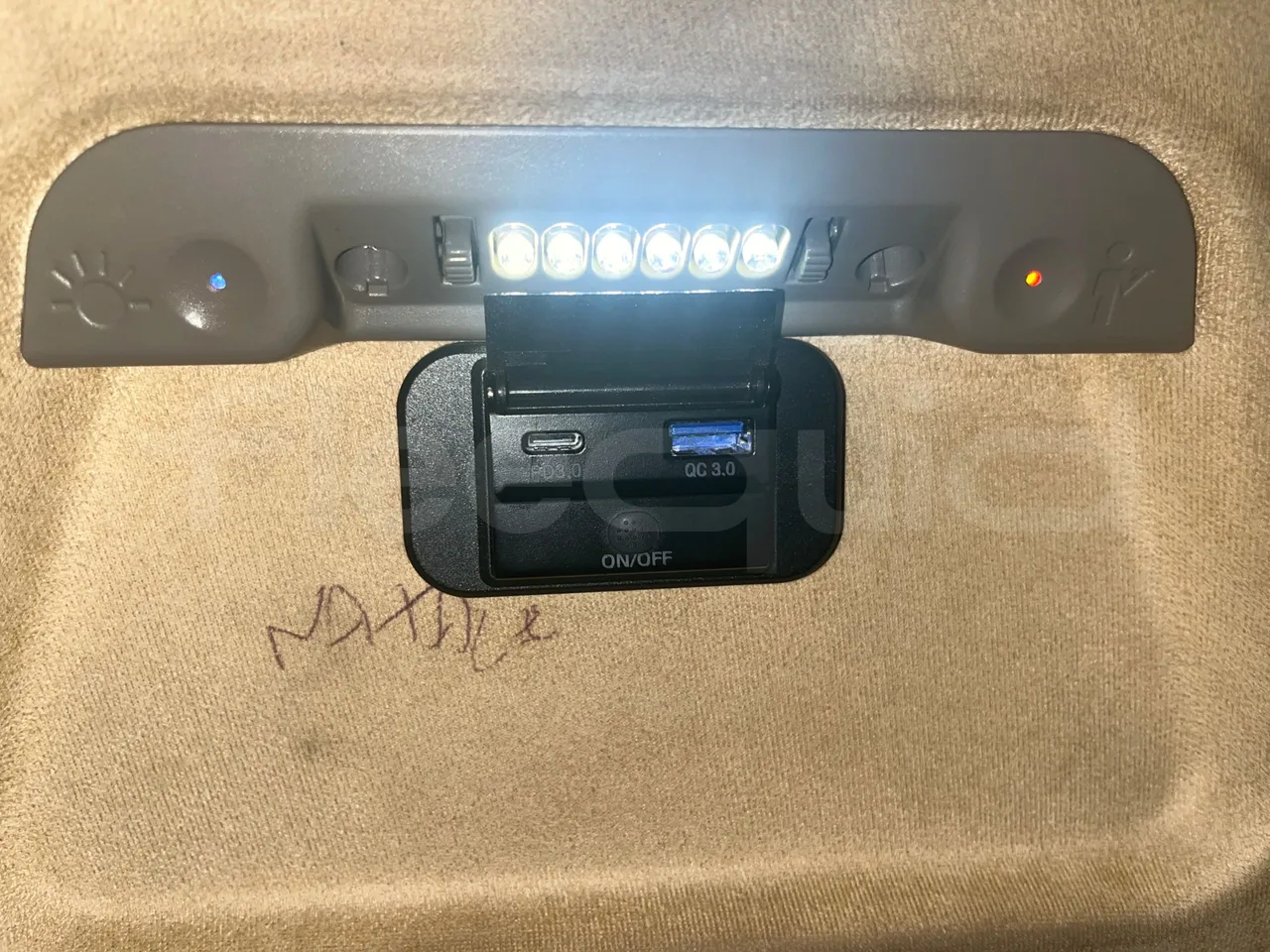 Iveco Magelys SFR210 - Euro5 - 331kW - 12.250mt - usb charging detail