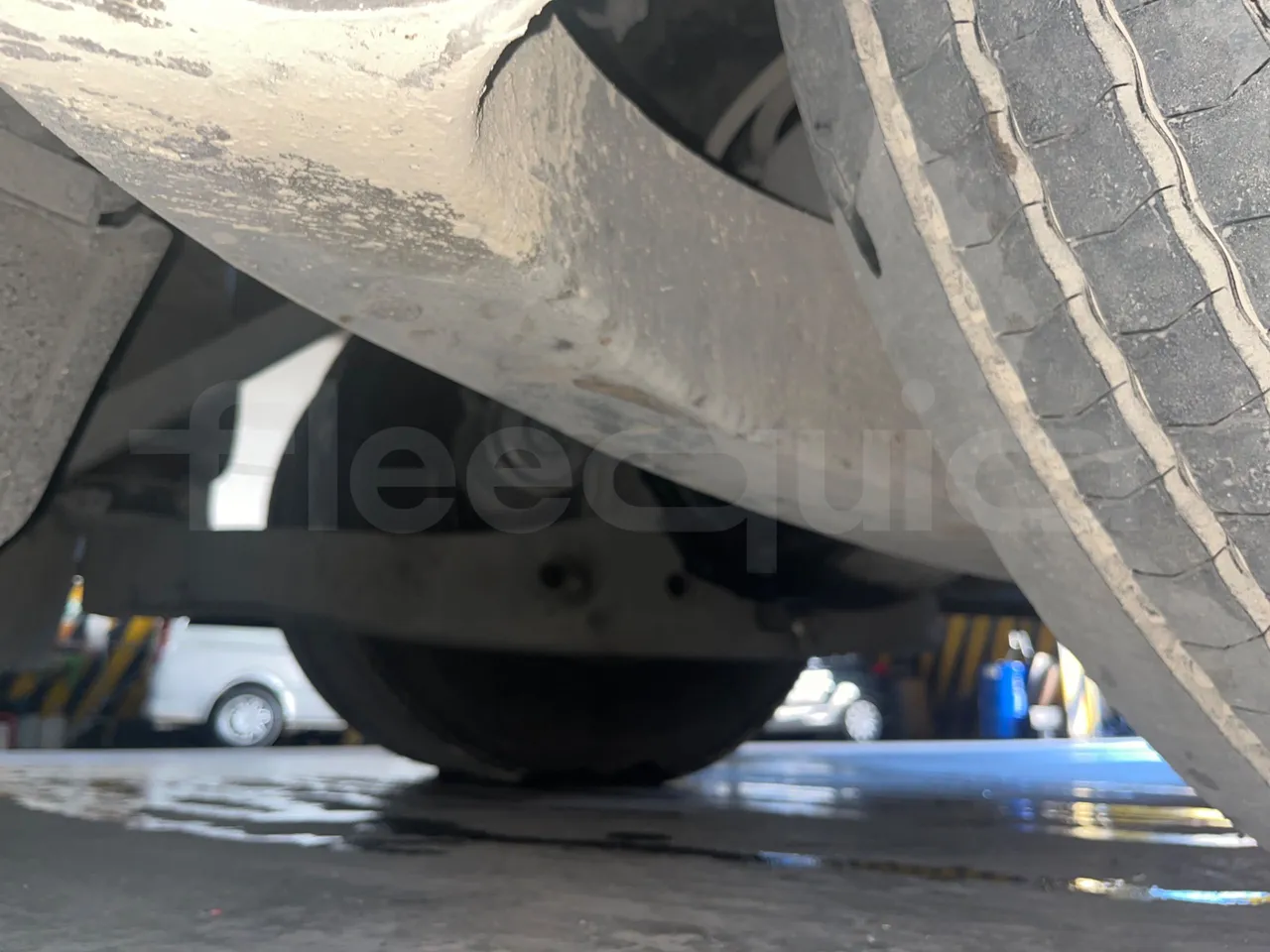 Iveco Magelys SFR210 - Euro5 - 331kW - 12.250mt - axle 2 discs left