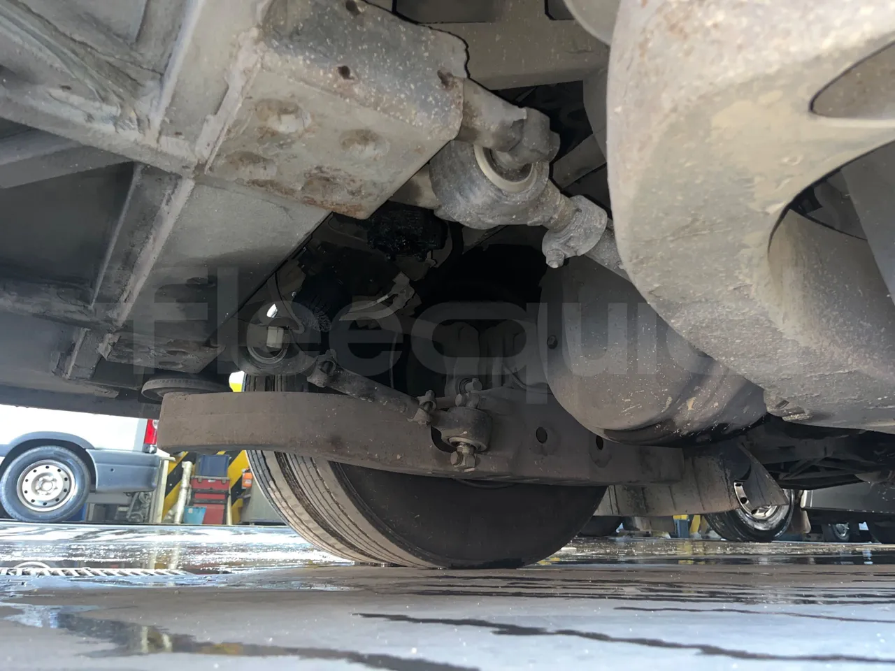 Iveco Magelys SFR210 - Euro5 - 331kW - 12.250mt - axle 2 discs right