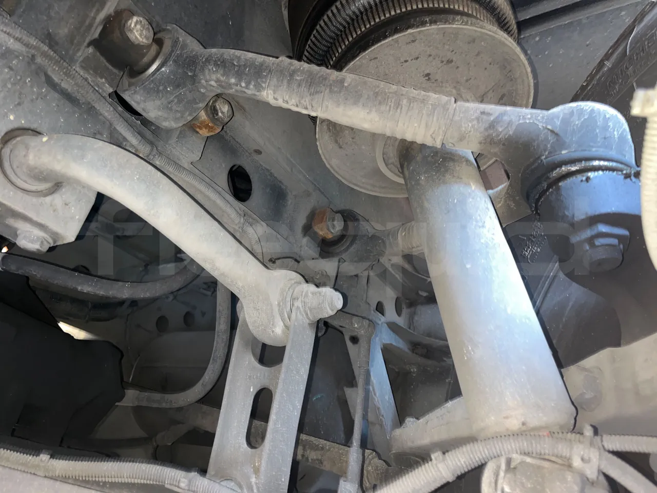 Iveco Magelys SFR210 - Euro5 - 331kW - 12.250mt - front shock absorbers left