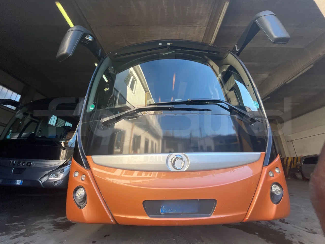 Iveco Magelys SFR210 - Euro5 - 331kW - 12.250mt - handrails photo