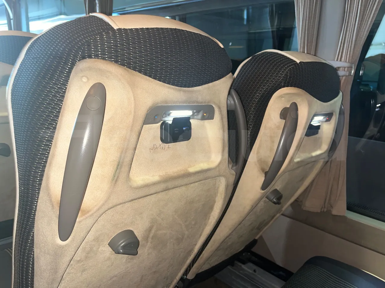 Iveco Magelys SFR210 - Euro5 - 331kW - 12.250mt - roof hatch 3