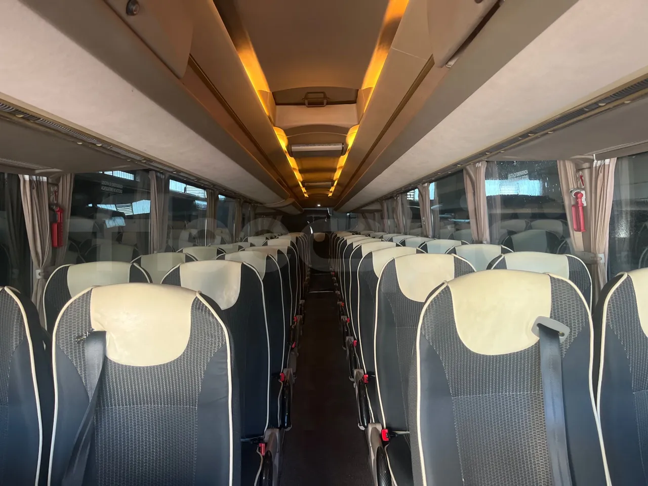 Iveco Magelys SFR210 - Euro5 - 331kW - 12.250mt - interior reverse seats driver height