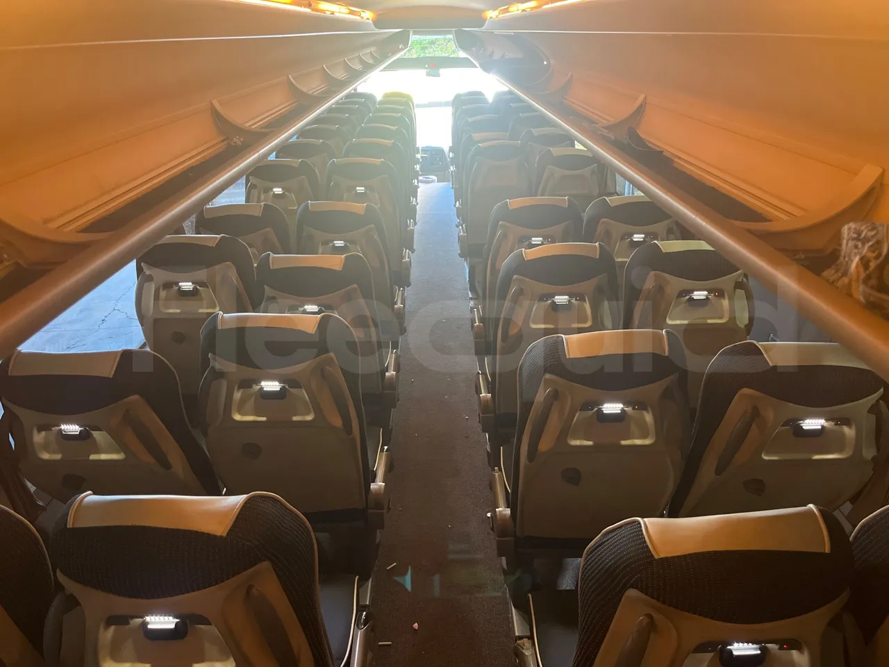 Iveco Magelys SFR210 - Euro5 - 331kW - 12.250mt - forward view middle aisle