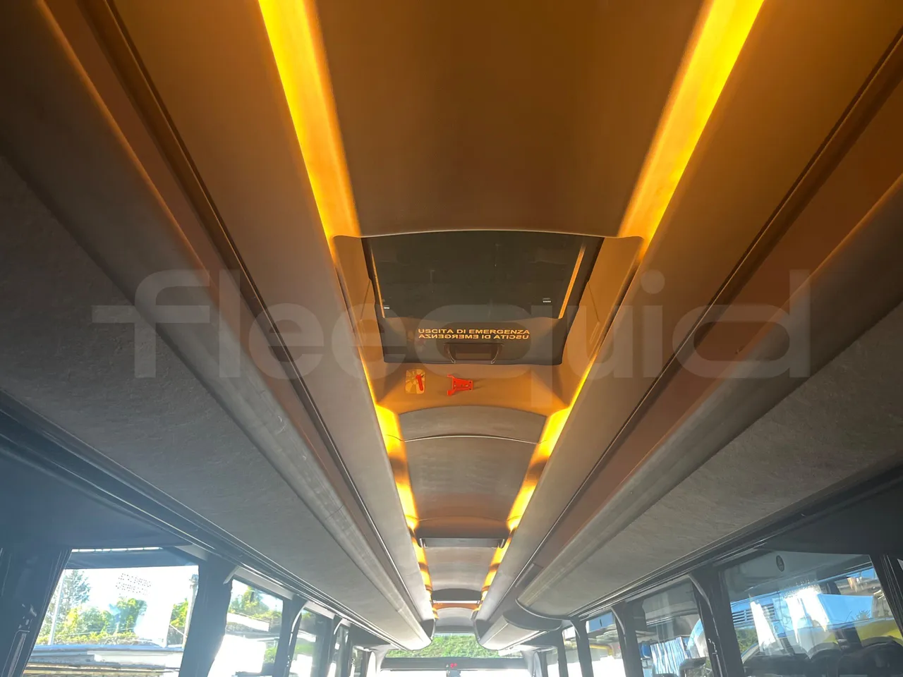 Iveco Magelys SFR210 - Euro5 - 331kW - 12.250mt - overhead compartments photo