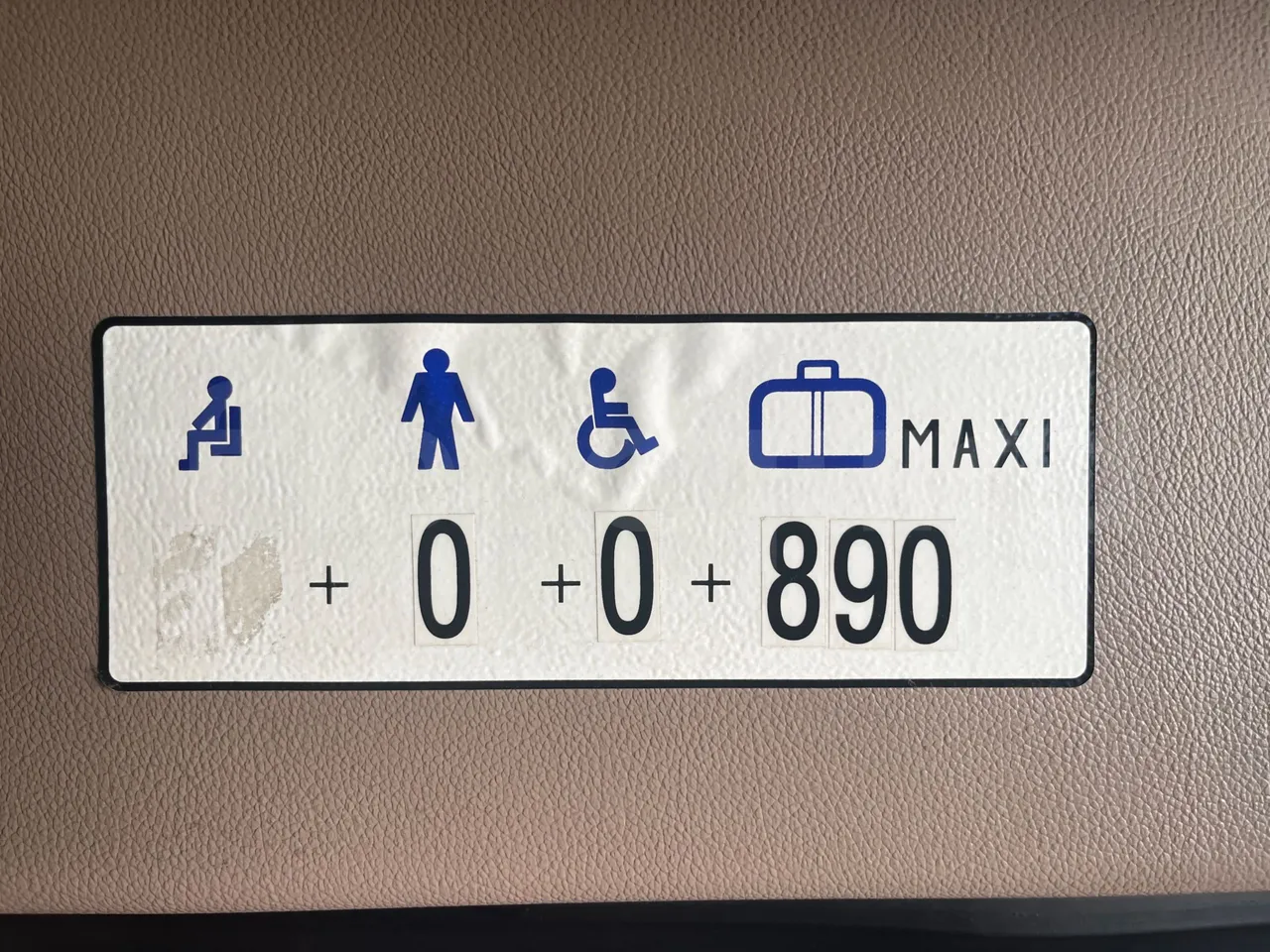 Iveco Magelys SFR210 - Euro5 - 331kW - 12.250mt - seat plate photo