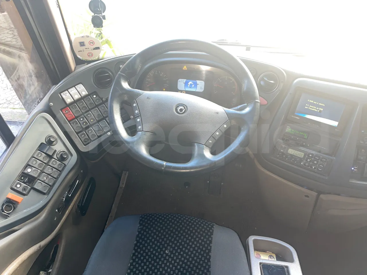 Iveco Magelys SFR210 - Euro5 - 331kW - 12.250mt - steering wheel photo