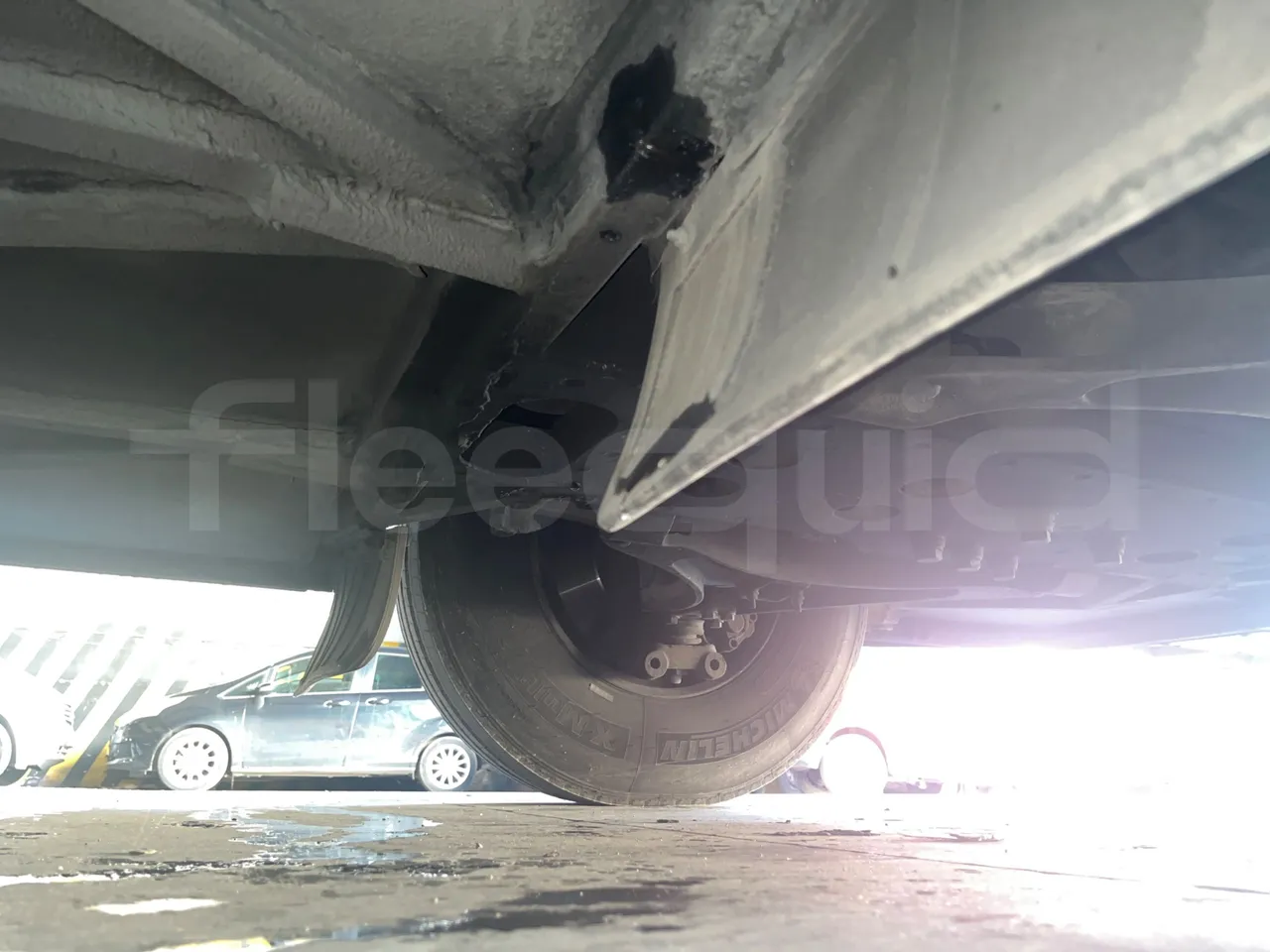 Iveco Magelys SFR210 - Euro5 - 331kW - 12.250mt - front axle right side