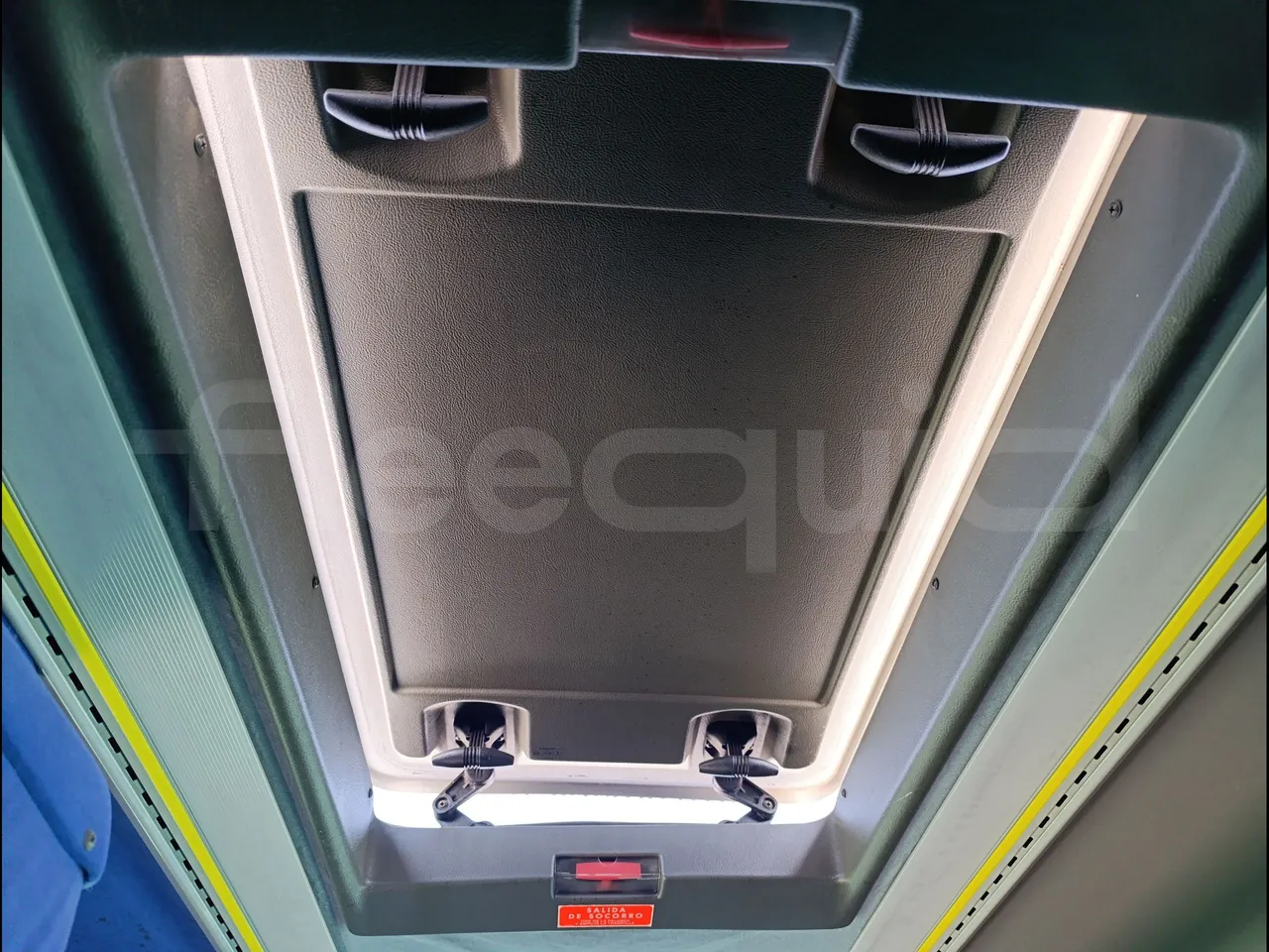 Scania Touring HD K114B4X2/ Euro 3 - 280 Kw - 12,850 Mt - roof hatch 1