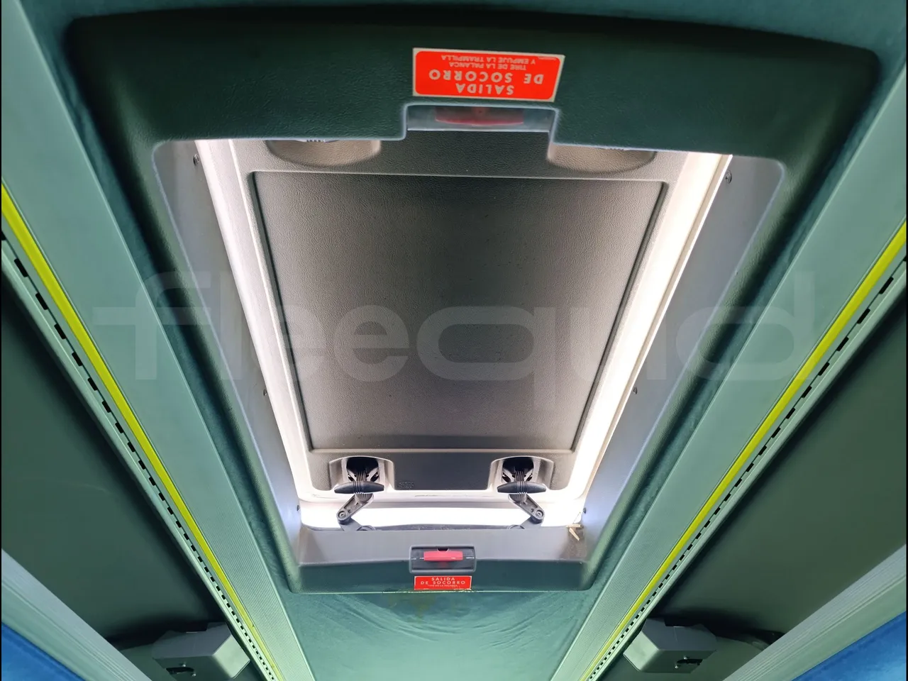 Scania Touring HD K114B4X2/ Euro 3 - 280 Kw - 12,850 Mt - roof hatch 2