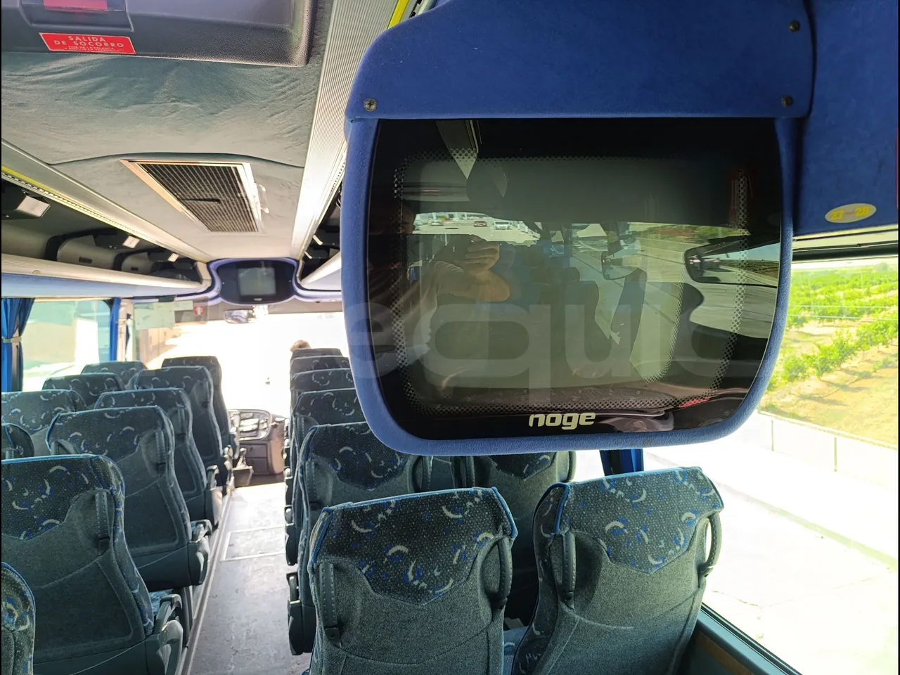 Scania Touring HD K114B4X2/ Euro 3 - 280 Kw - 12,850 Mt - monitor detail photo