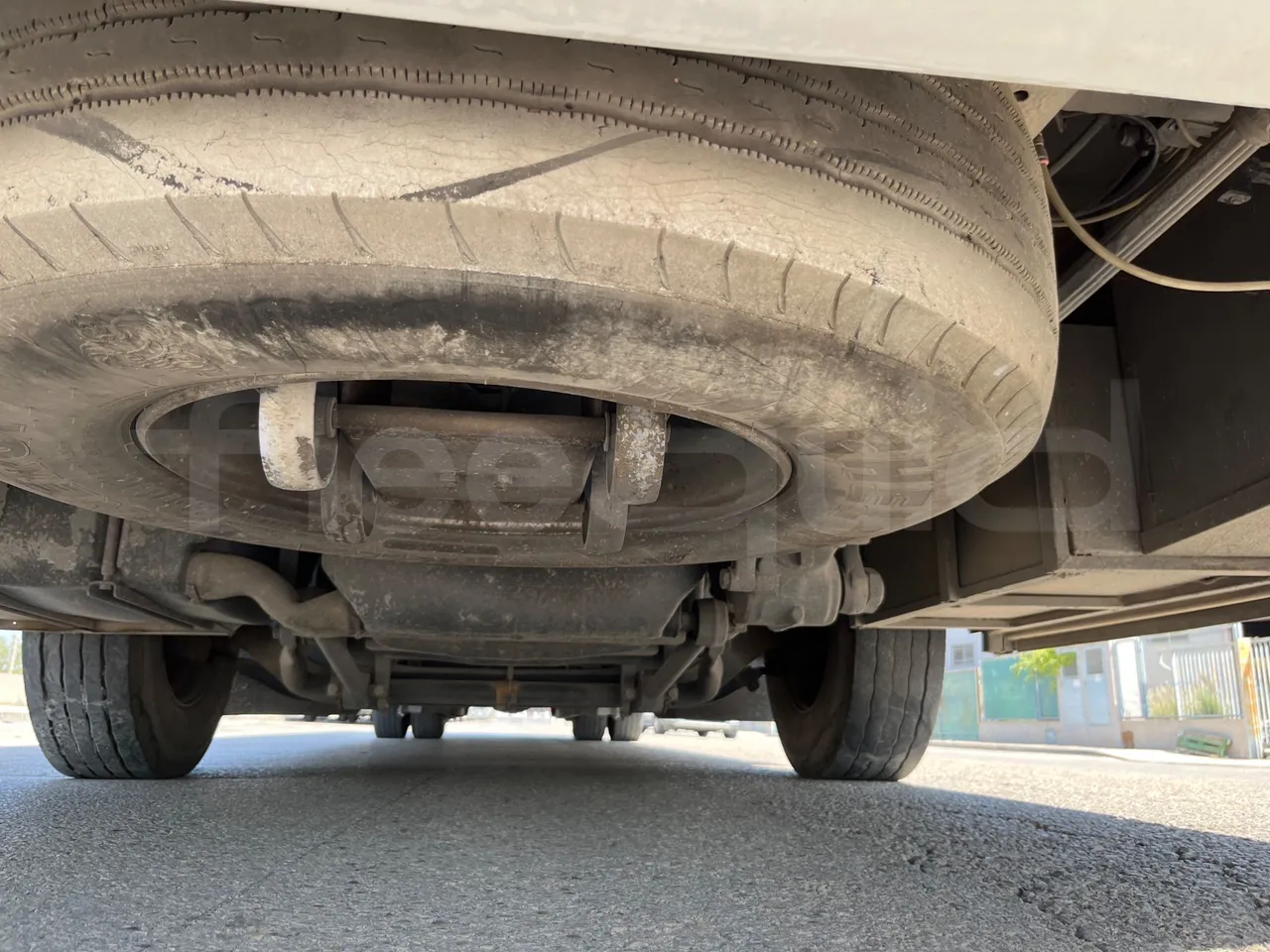 Scania Touring HD K114B4X2/ Euro 3 - 280 Kw - 12,850 Mt - front undercarriage from front