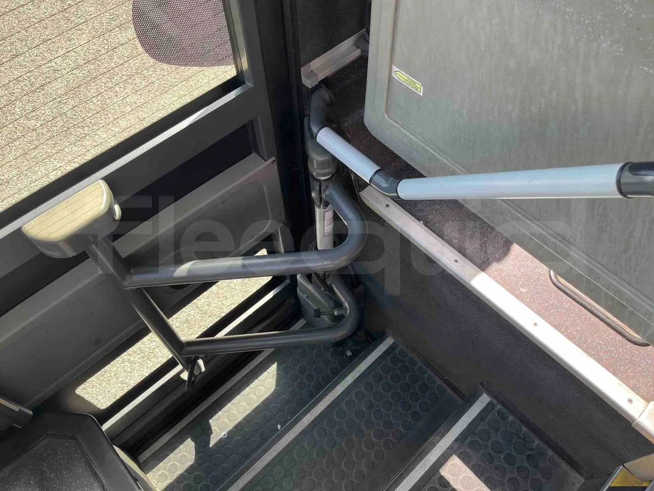 Mercedes-Benz Integro - Door Mechanism