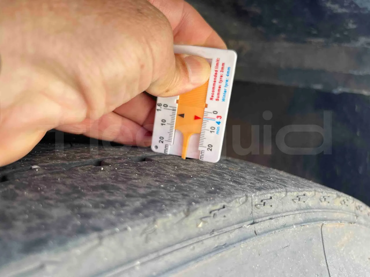 Mercedes-Benz Integro - First Axle Left Side: Tyre Tread