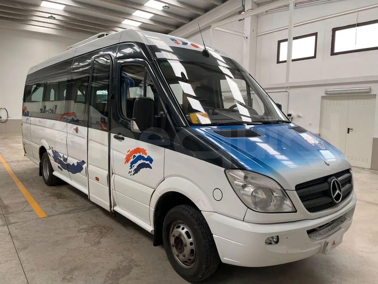 Mercedes-Benz Sprinter 516CDI - EUR5 - 120kW - 7.530m - 3/4 front right doors