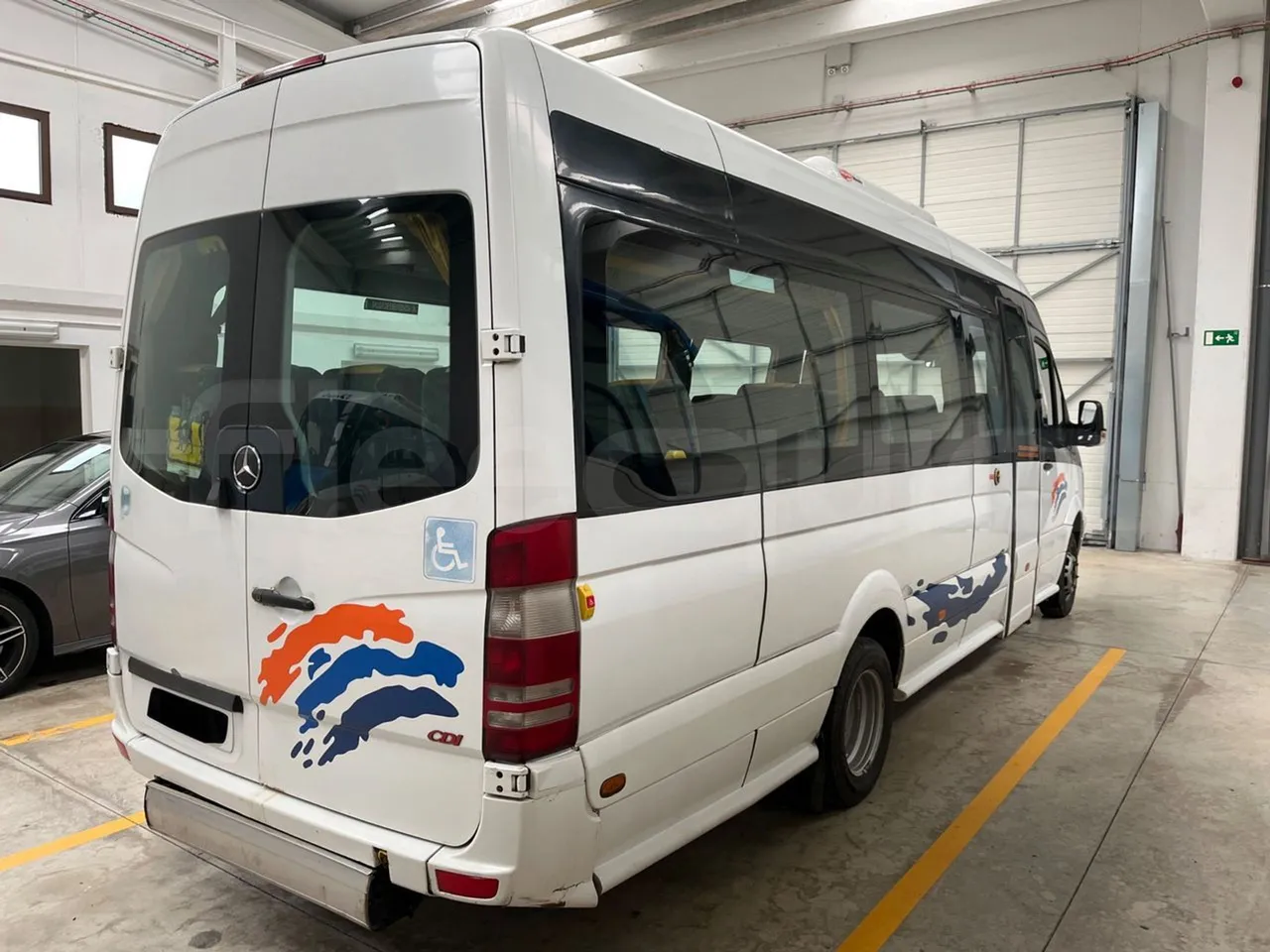 Mercedes-Benz Sprinter 516CDI - EUR5 - 120kW - 7.530m - 3/4 right rear doors closed