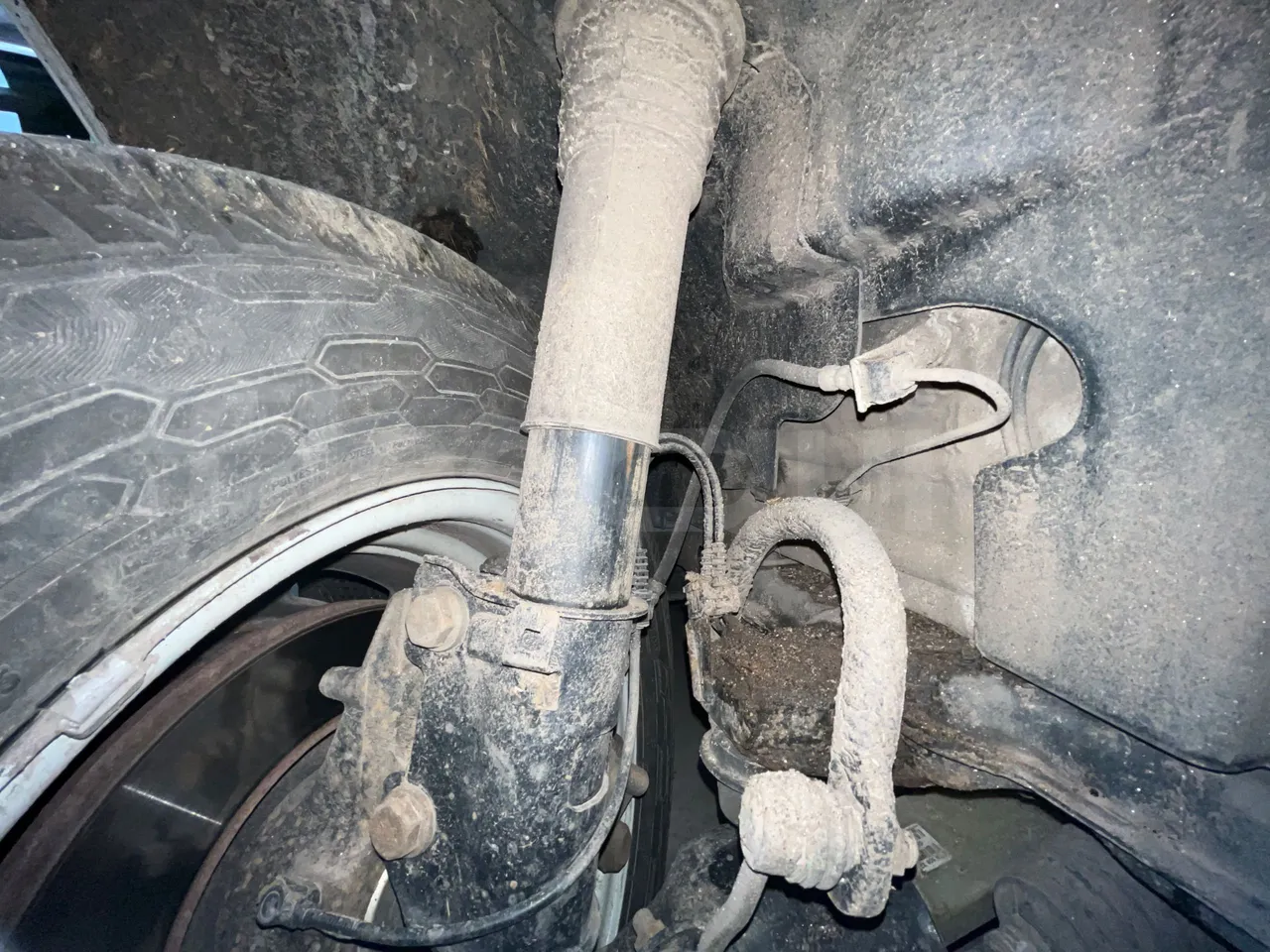 Mercedes-Benz Sprinter 516CDI - EUR5 - 120kW - 7.530m - front air springs left