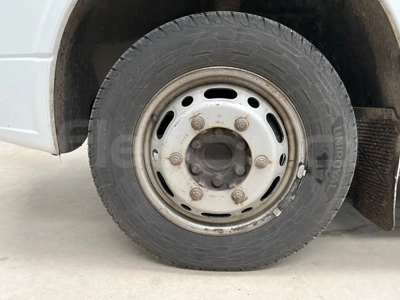 Mercedes-Benz Sprinter 516CDI - EUR5 - 120kW - 7.530m - front left tire measurements