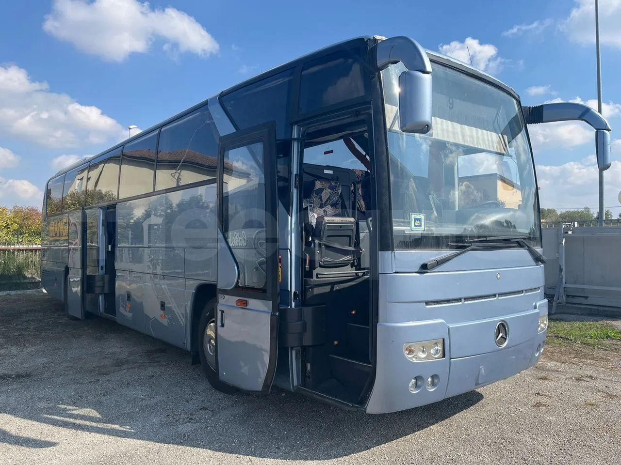 Mercedes-Benz 0 350 P55E3 -EUR3-310kW -11.98m - 3/4 right front doors open
