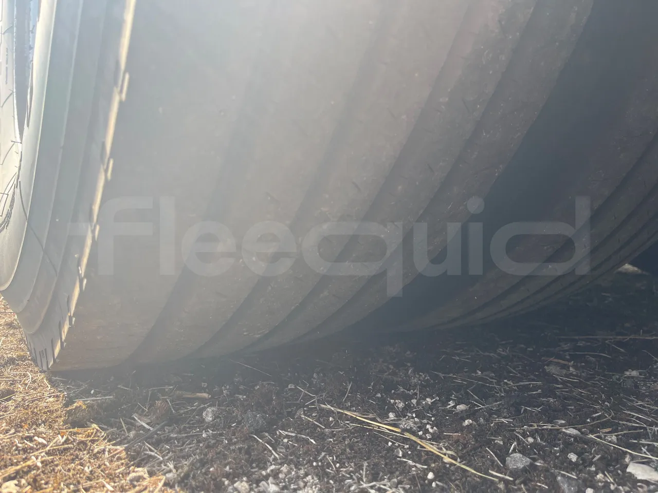 Mercedes-Benz 0 350 P55E3 -EUR3-310kW -11.98m - tread condition second axle tires left